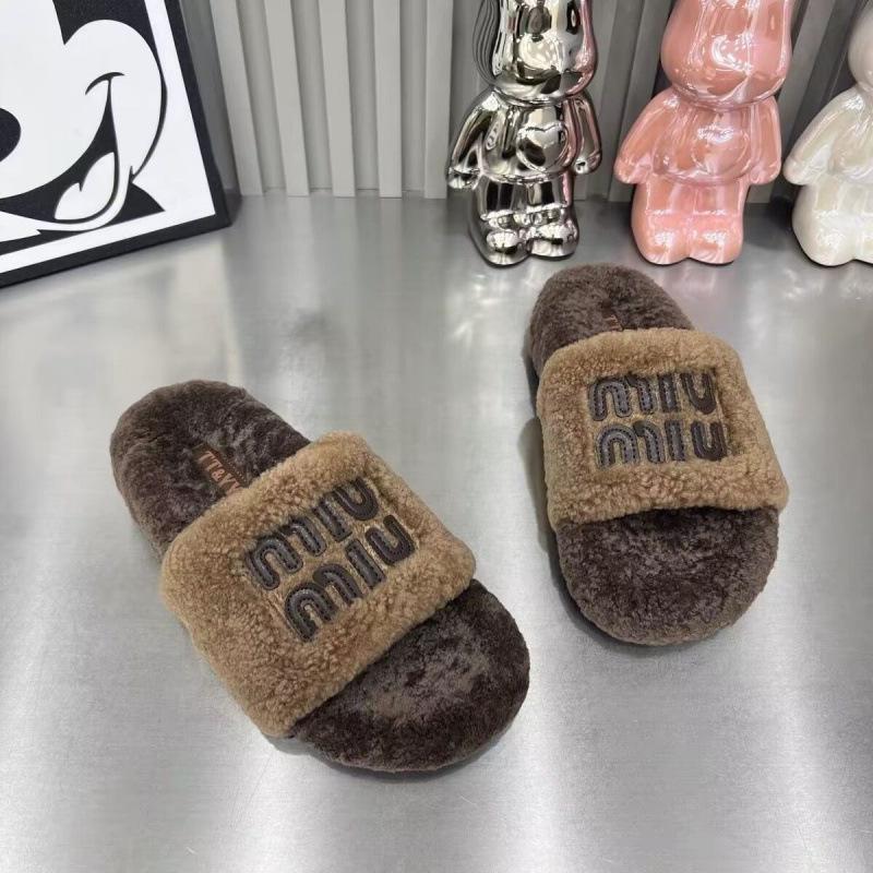 Women's Thick Sole Fuzzy Slippers - European Style, Autumn/Winter Plush Cotton Home Slippers.