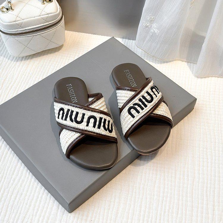 

Girls slippers outer wear 2025 summer new children s woven sandals holiday cross soft bottom word outdoor beach 36
