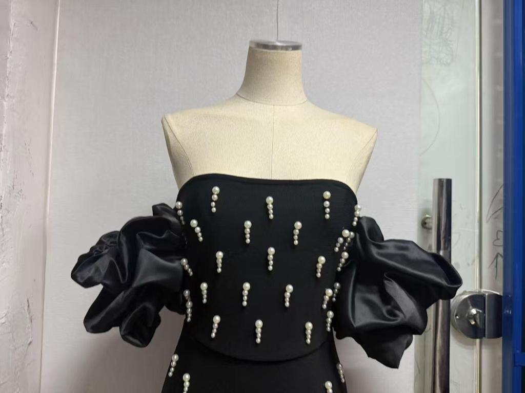 2025 Perlenbesetztes trägerloses Abendkleid mit Puffärmeln und schulterfreiem Schnitt für Damen