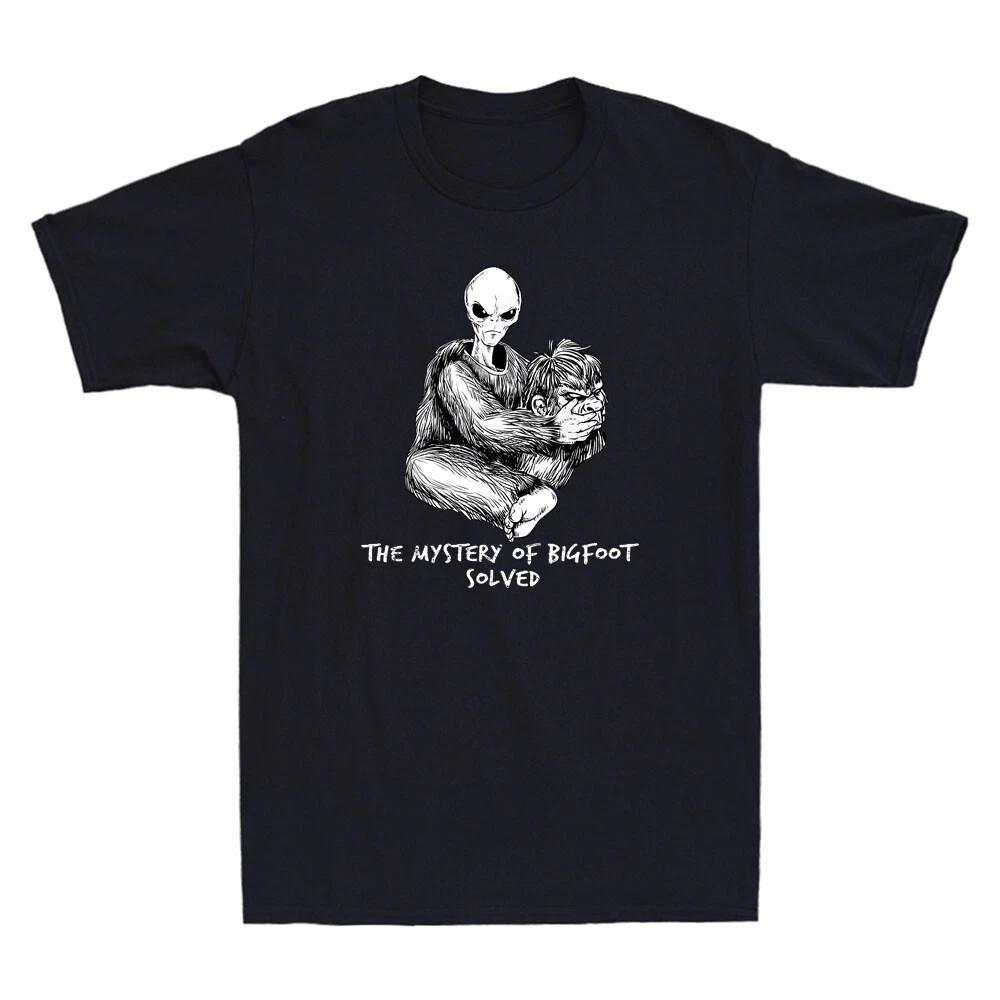 The Mystery Of BigFoot Solved Funny Bigfoot Alien UFO Meme Retro Men s T-Shirt S