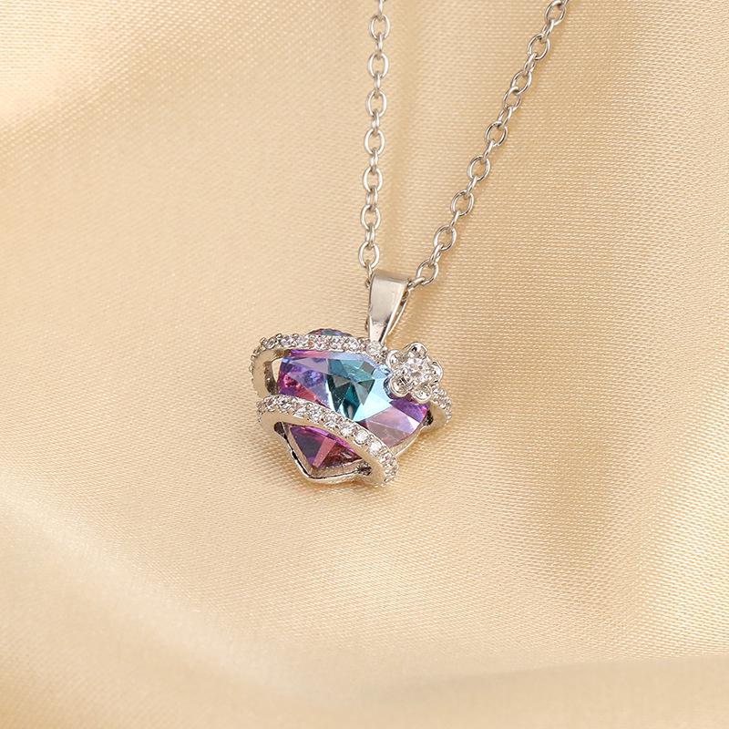 Titanium Steel Non-fading Necklace - European & American Style, Light Luxury, Versatile Korean Fashion, Perfect for Women and Girlfriend Gifts.