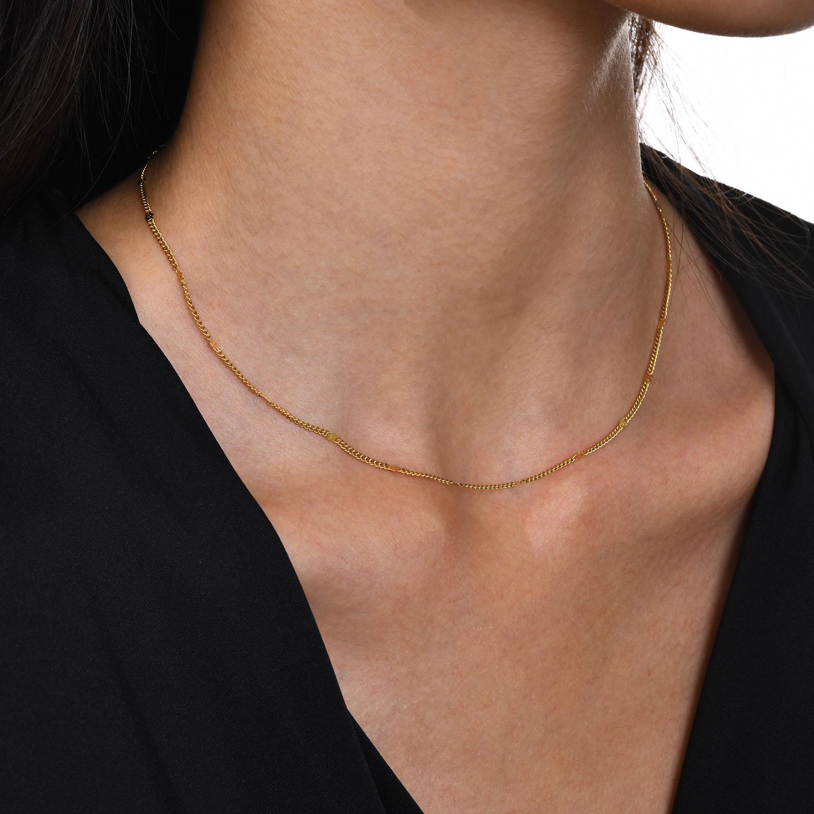 

Stainless Steel Layered Necklace Set, Tarnish Resistant Coin Pendant Neck Chain for Women Stackable Aesthetic Jewelry