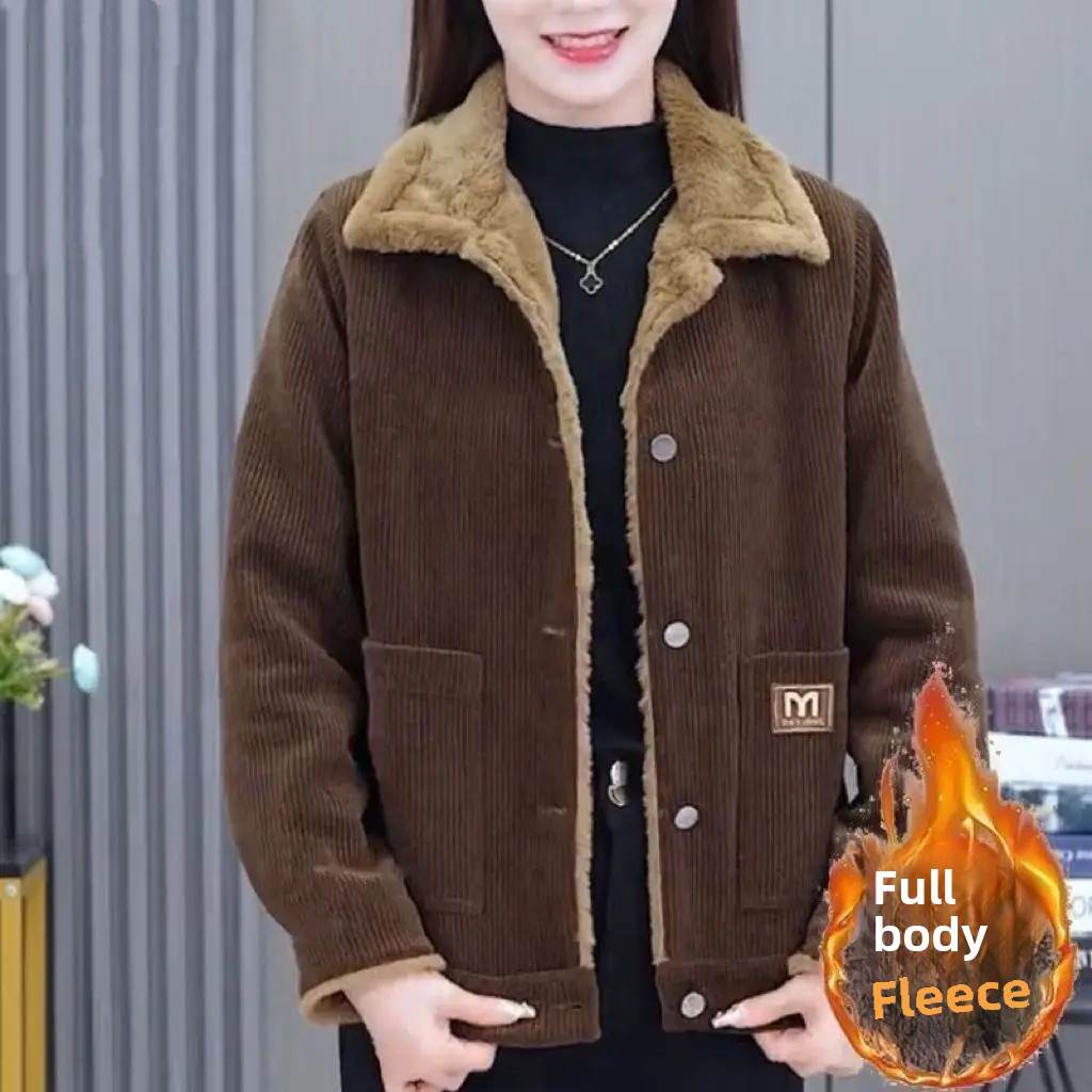 Women's Autumn and Winter Velvet Warm Jacket for Middle-aged and Elderly Mothers To Reduce Age, Loose Fit and Slimming Top