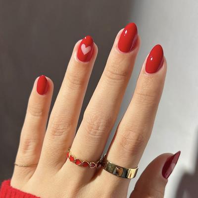 24 Stück einfache rote tragbare Nägel zum Valentinstag, kurze Nagelkunst, Heißpresse auf Nägeln, künstliche Nägel