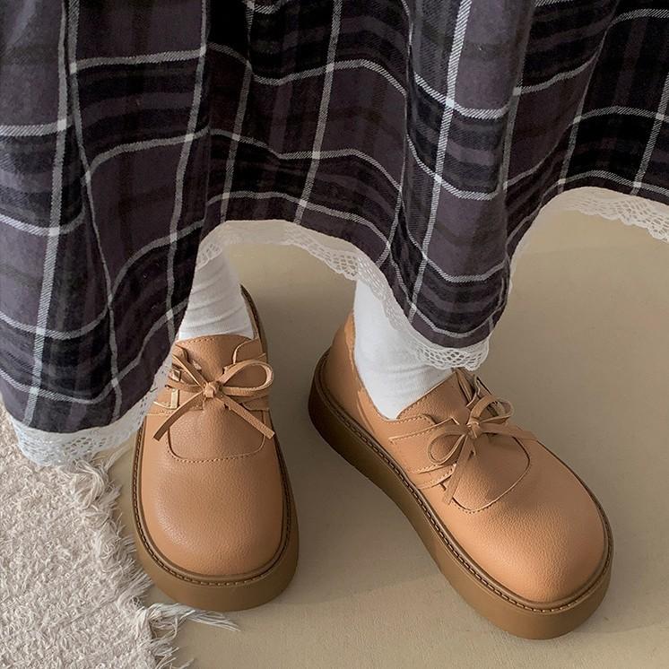 Retro hvit britisk stil plattform små skinnsko dame 2025 nye vår og høst med skjørt Mary Jane Love single sko