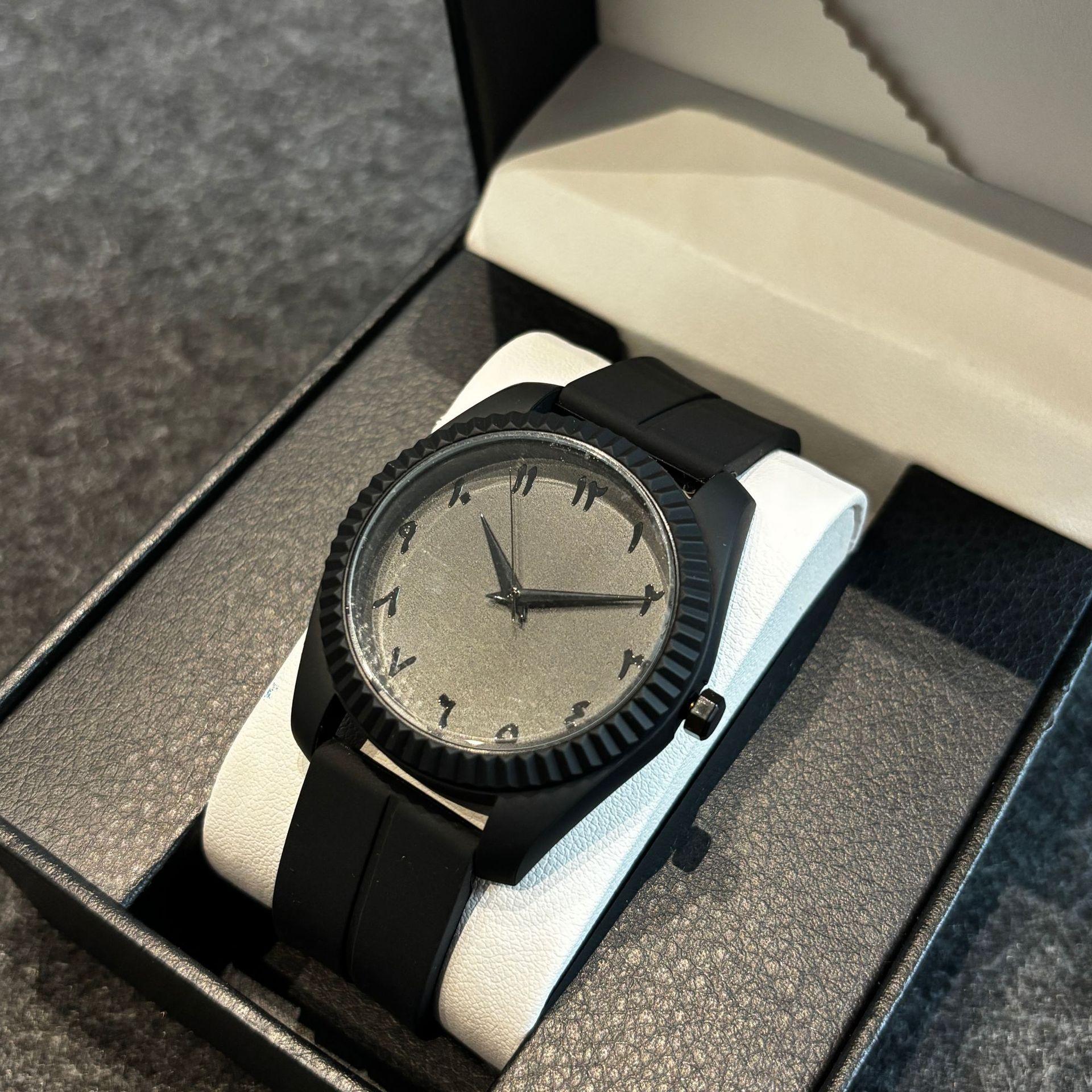 Luxury Men s Watch Business Waterproof Quartz Watch Men s Explosive Magnetic Strap