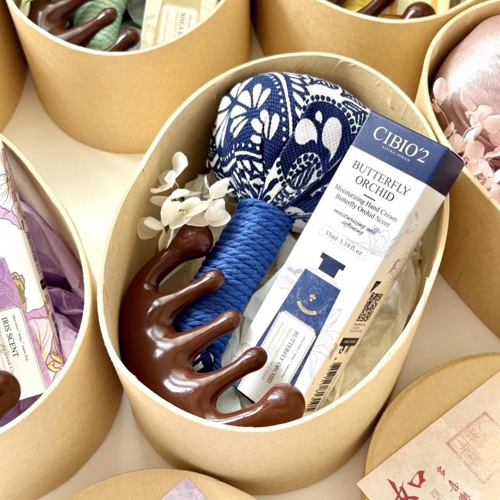 Luxury Health-Preserving Gift Set: Massage Comb & Mugwort Hammer for Teachers, Employees, and Colleagues