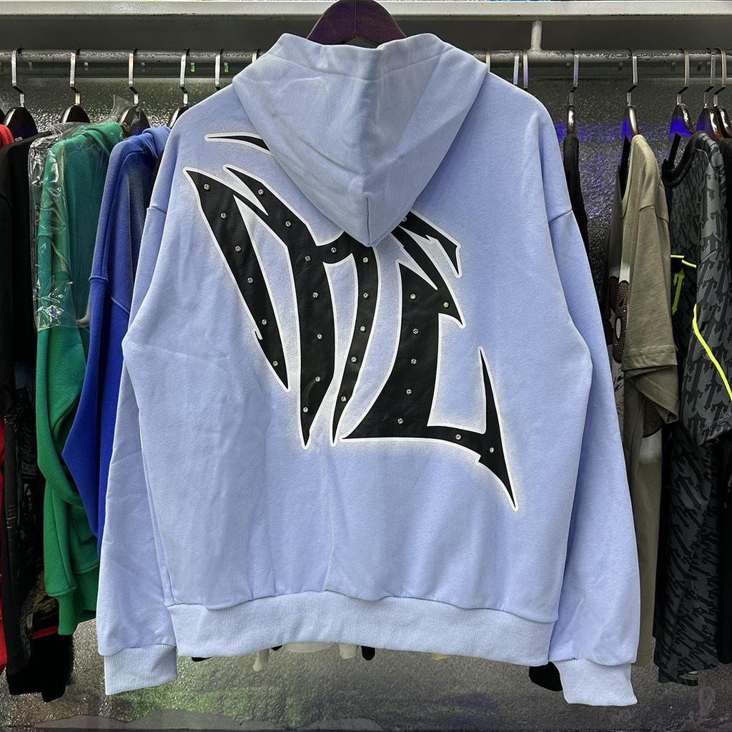 Streetwear kardigan s kapucí s potiskem písmen a kamínky, smíšené emoce