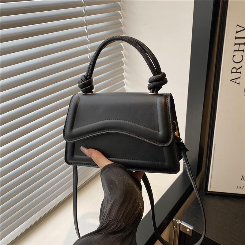 Fashion Niche Design Bag Women's Spring and Summer New Women's Bag Solid Color Casual Handbag Single Shoulder Messenger Bag Tide