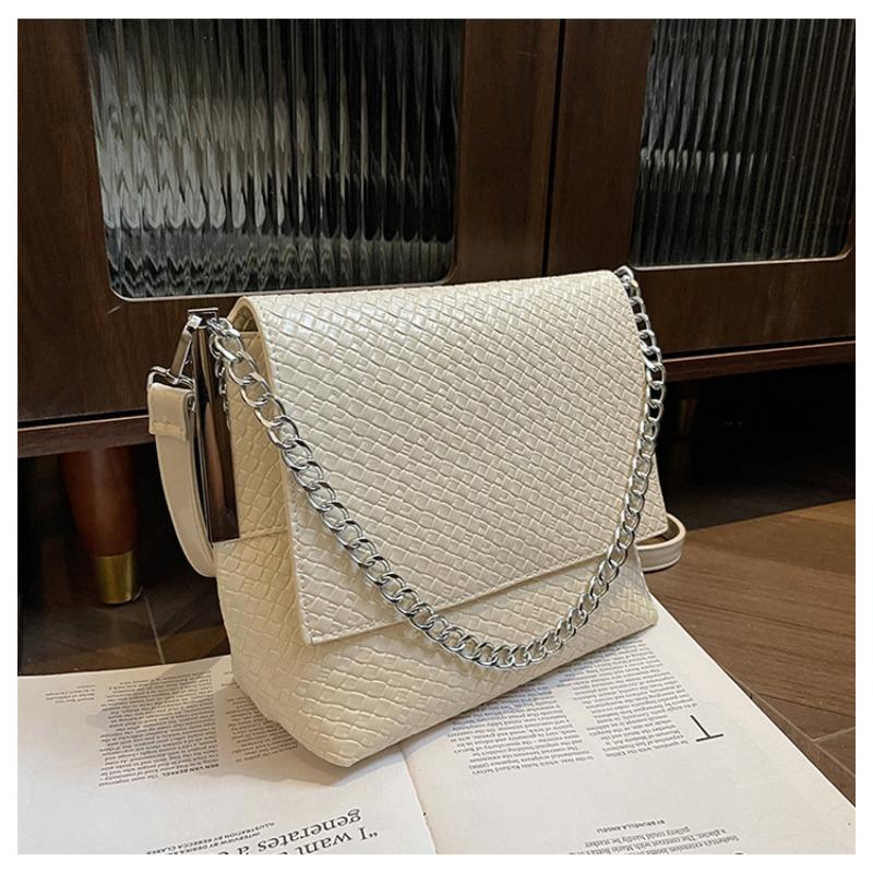 

Large-capacity bag women s summer new versatile shoulder messenger bag casual chain commuter tote bag