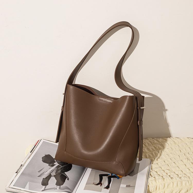 High-End Women's Large Capacity PU Shoulder Tote Bag - Simple and Versatile for Autumn and Winter