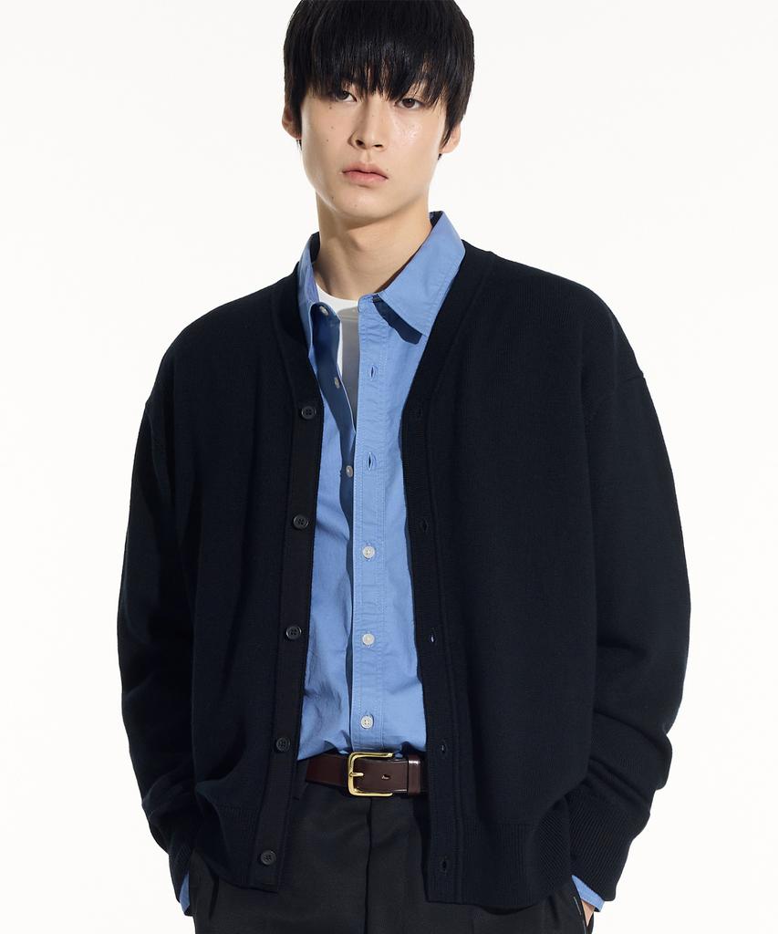 Siecle Comfort V-Neck Cardigan (Black)
