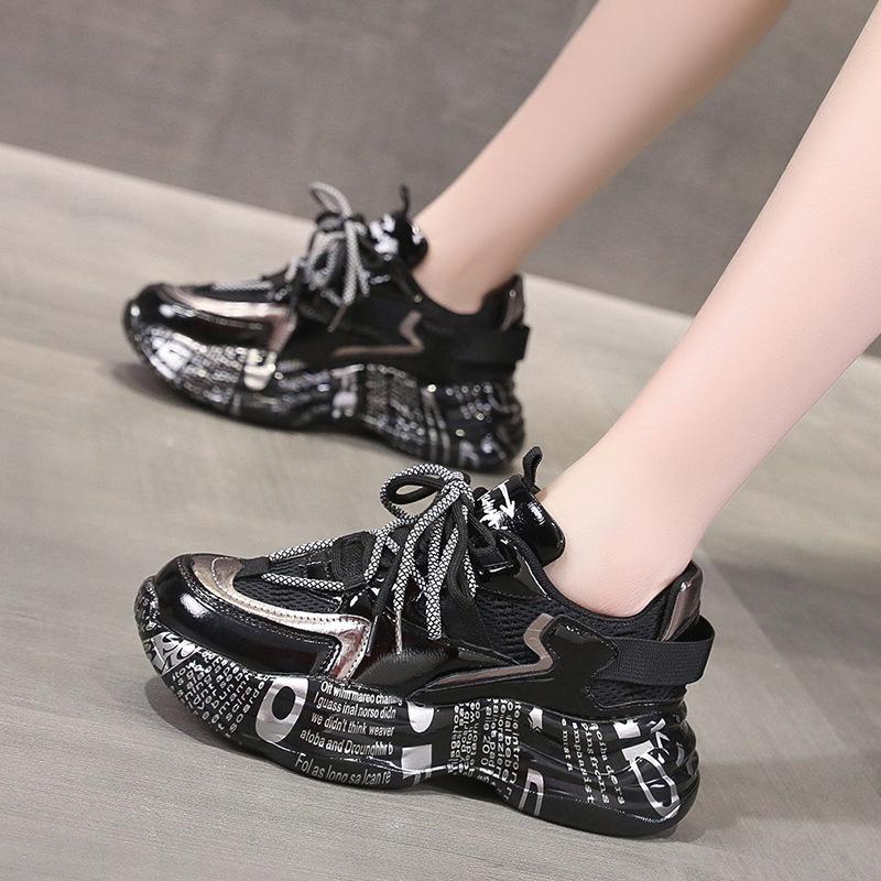 Black dad shoes women's 2025 spring new mesh lightweight breathable super fire thick-soled printed fried street sneakers