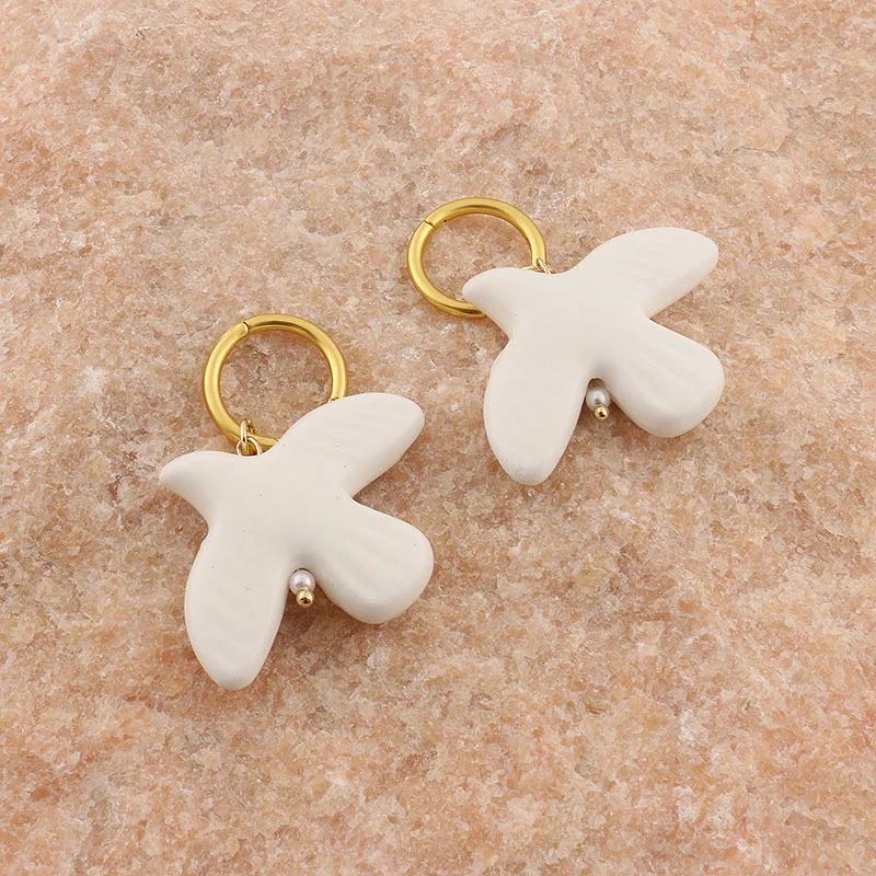Metal Geometric Round Ear Hoop White Peace Dove Earrings for Women European American Style Personality Pigeon