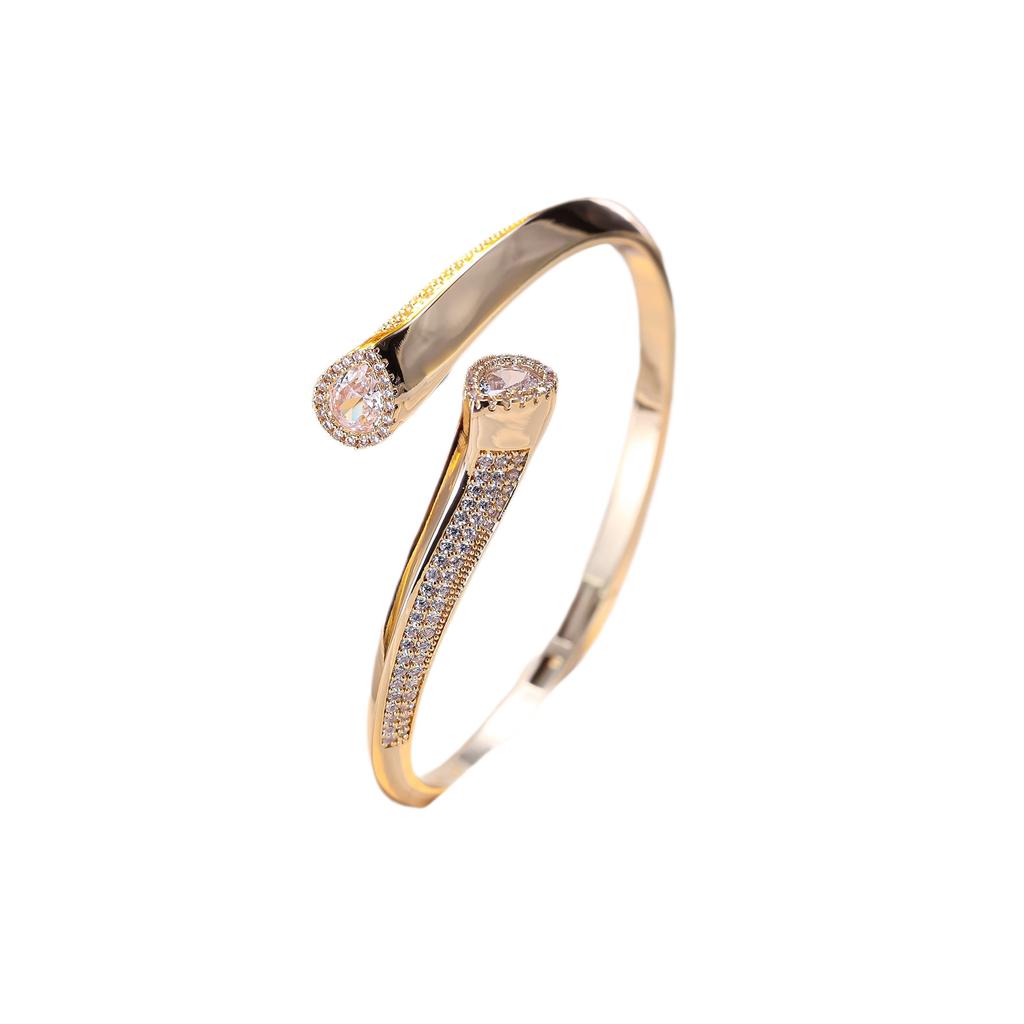 Exquisite Cross Diamond Bracelet for Women, Korean Version, Versatile, Light Luxury, High-end Feel Jewelry