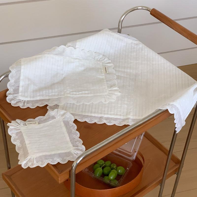 Korean Style Soft Flounced Lace Ruffle Placemats Non-Slip Dustproof Table Pads for Living Room Tea Table Decor