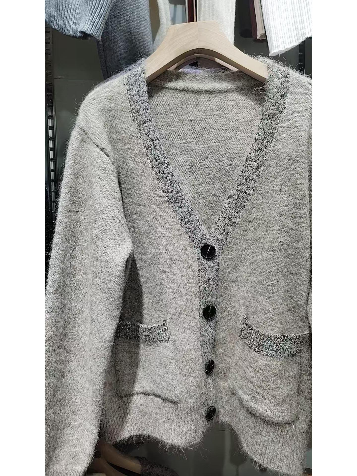 

Women s Korean V-Neck Knit Cardigan - Loose, Solid Color, Casual Fashion Sweater One size fits 80-140