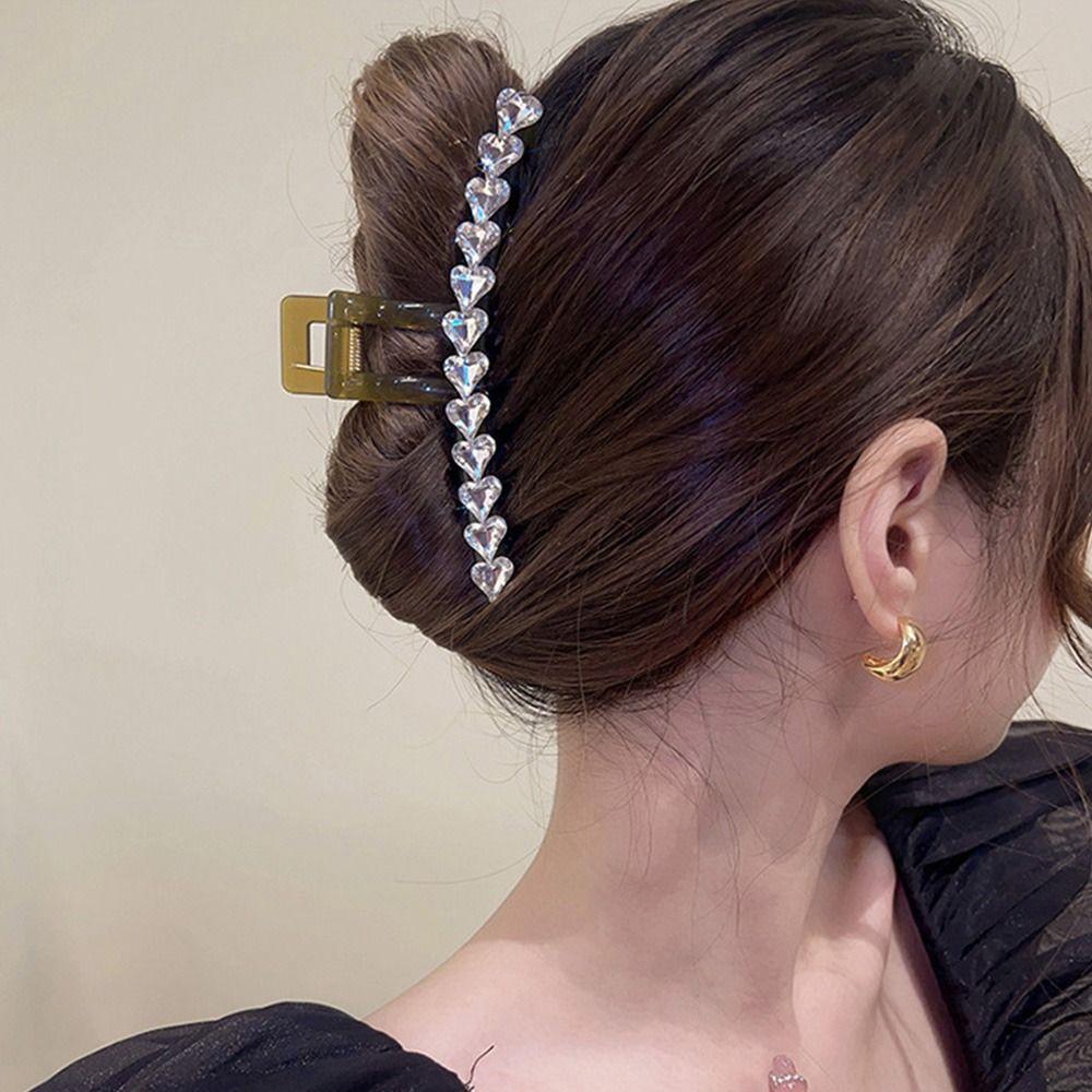 

Little Fresh Zircon Diamond-Encrusted Women s Accessories Korean Style Hair Claw Heart Shark Clip чёрный