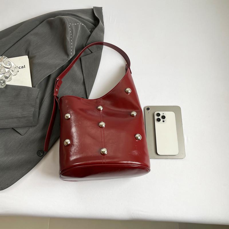 Water Bucket Bag For Women With Pu Material And Rivets For Daily Casual Use