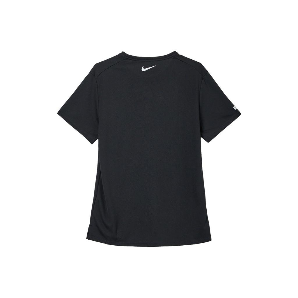 Nike Men's Black Short-Sleeve T-Shirt with Striped Logo Print