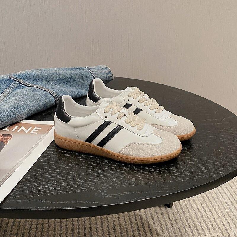 Inner height increase leather lace-up German training shoes women's 2025 spring new soft-soled sports and leisure board shoes retro white shoes