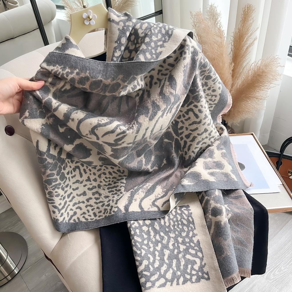 Luxury  Two-Sided Leopard Scarf Pashmina Cashmere Soft Warm Fringe Pashmina Shawl Winter Coldproof Windproof Blanket