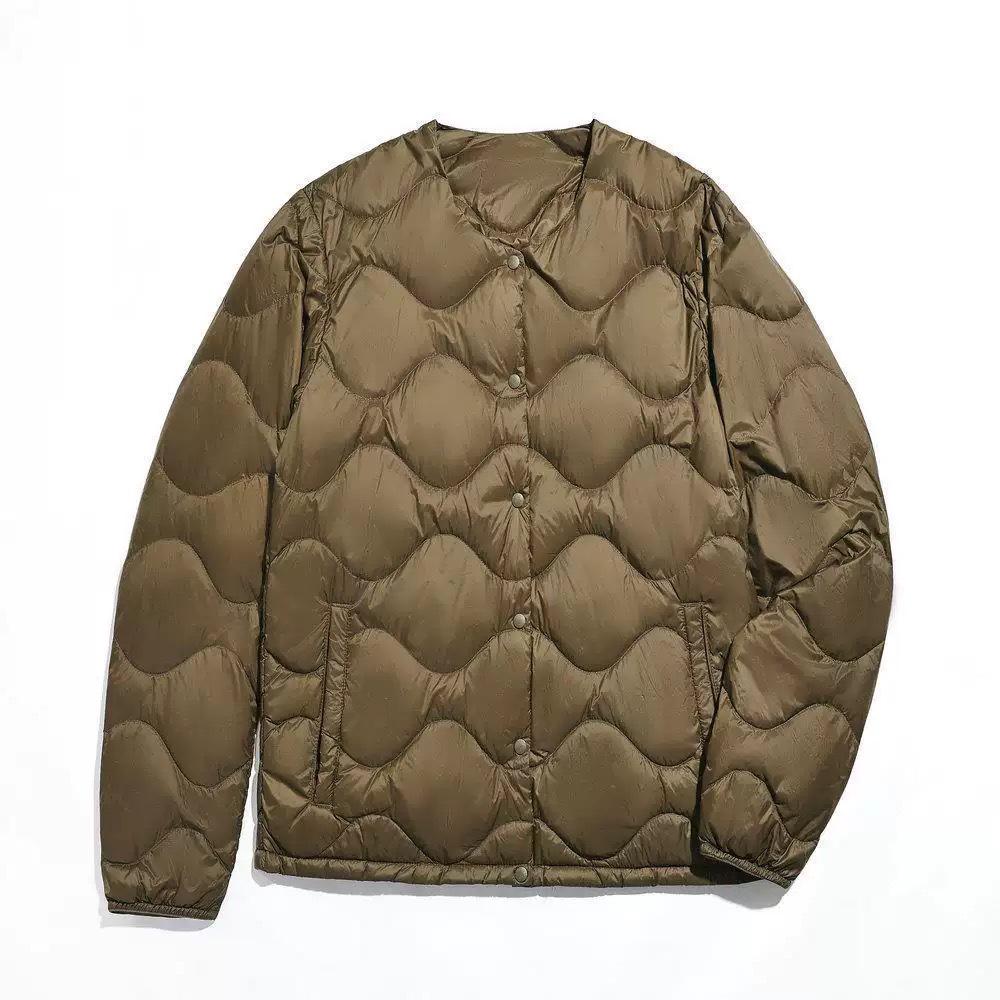 Men's Lightweight Portable Down Jacket with Curved Stitching