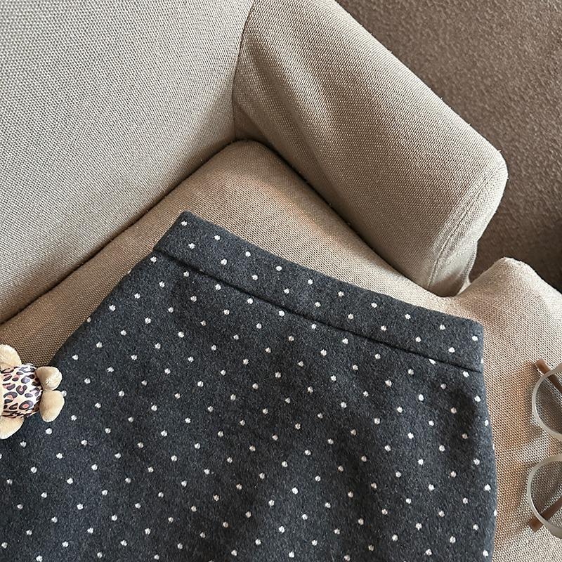 Plus-Size Women's Polka Dot Ruffle Lace Mini Skirt - High Waist, Slimming & Hip-Hugging Design