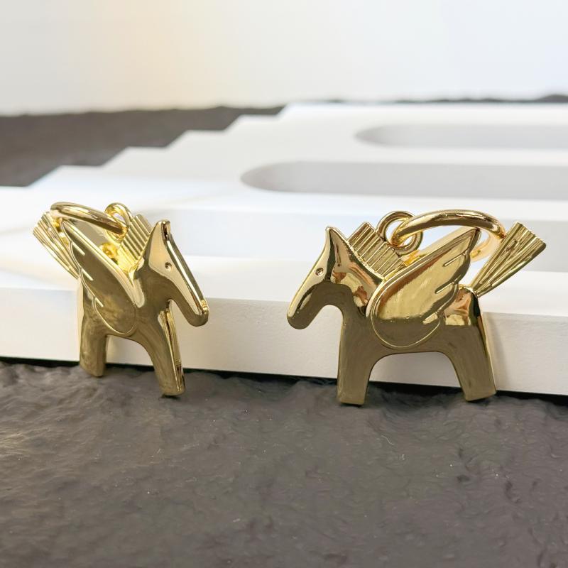Exquisite Alloy Horse Keychain Pendant For Ladies  Pegasus Bag Lock Ornaments Creative Bag Decoration Accessories Gifts