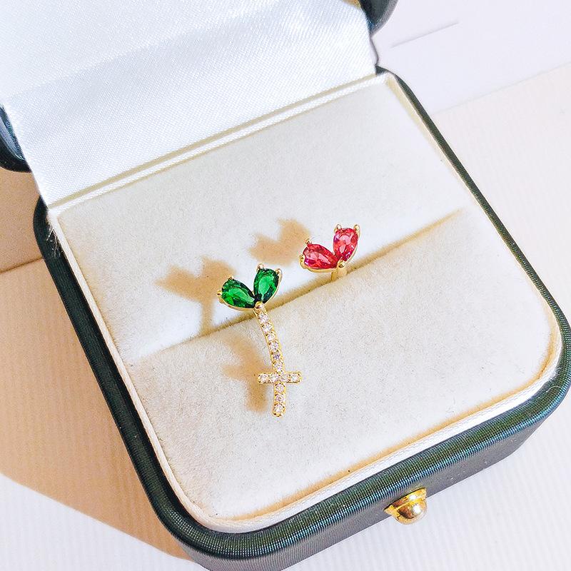 Asymmetrical Love Earrings Without Piercing Earrings for Women In Europe and America Fresh Earrings