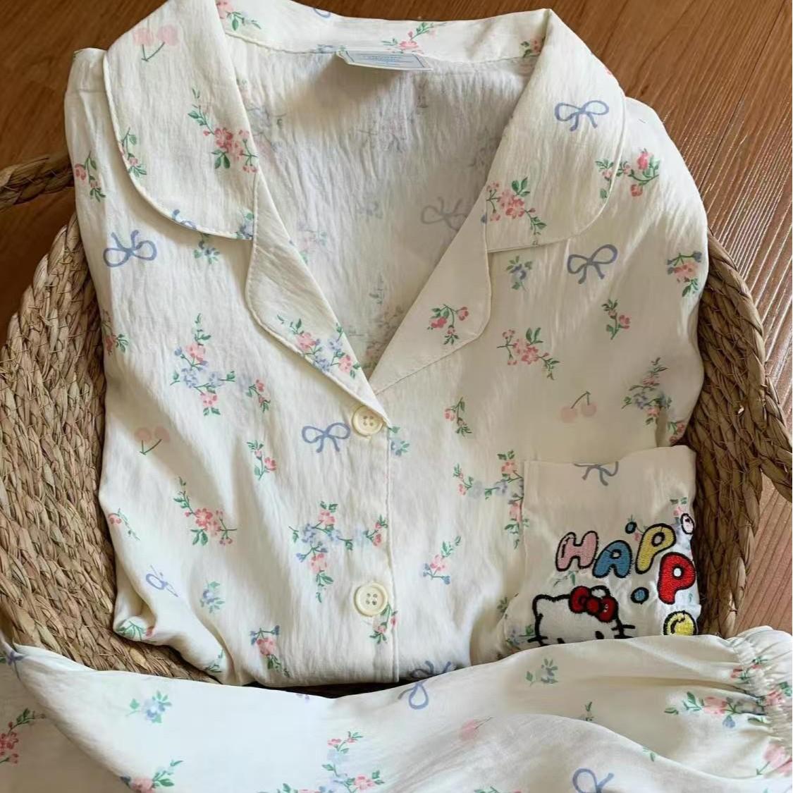 

Sweet bow full print Hello Kitty pajamas women s summer short-sleeved shorts ins style suit can be worn outside loungewear S