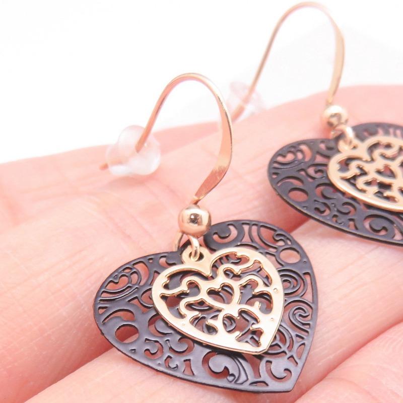 French Retro Hollow Love Simple Temperament and Personalized Earrings