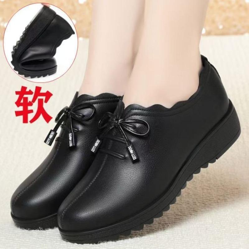 Non-slip Work Shoes Women Soft Leather Shoes Comfortable Soft Restaurant Kitchen Shoes Single Shoes Flat Grandma Shoes
