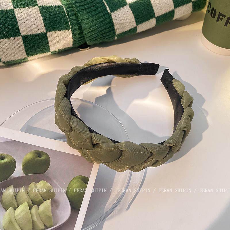 Women's Wide Edge White Sponge Headband - Stylish, Comfortable, Low-Pressure Hair Accessory