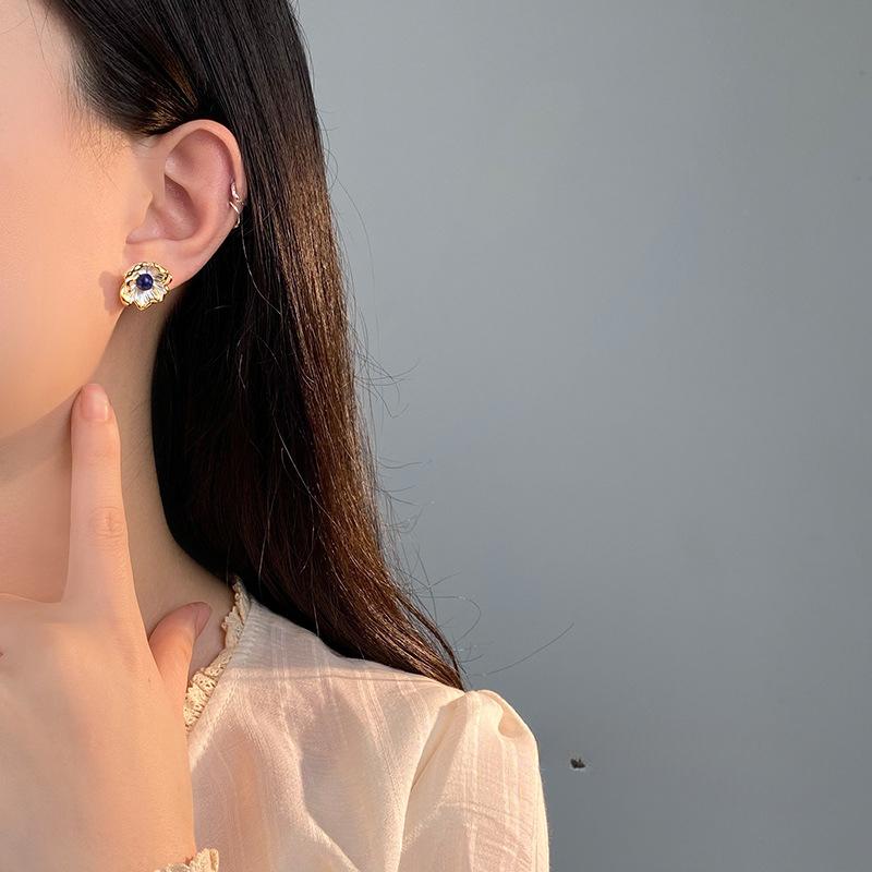 Retro Lapis Lazuli Flower Earrings for Women Heavy Industry Fashion Handsome New Earrings