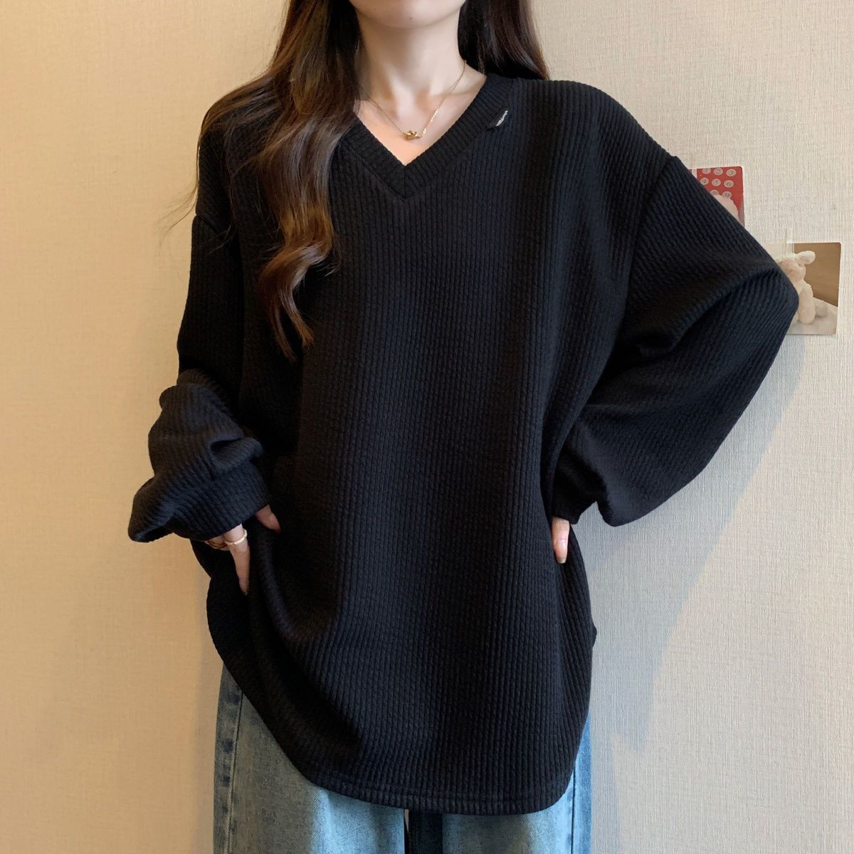 

Плюс Размер V-образный вырез Длинный рукав Женская футболка Свободная утягивающая базовая рубашка Осенний простой стиль Повседневный топ Женская одежда XL чёрный