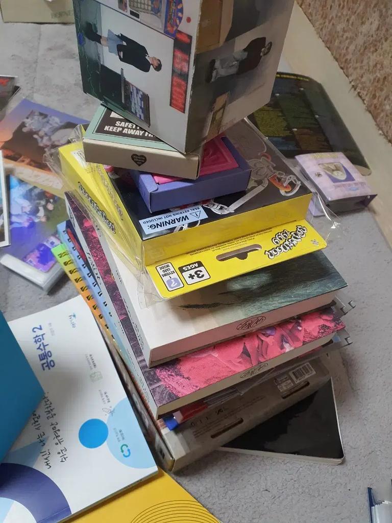 BOYNEXTDOOR Bonek wird ebenfalls vergünstigt verkauft. Gebraucht