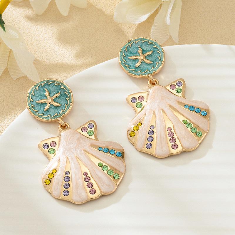 Shell pendant women's earrings