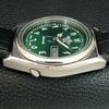 VINTAGE SEIKO 5 AUTOMATIC JAPAN MENS GREEN COLOR DIAL WATCH a708771-1