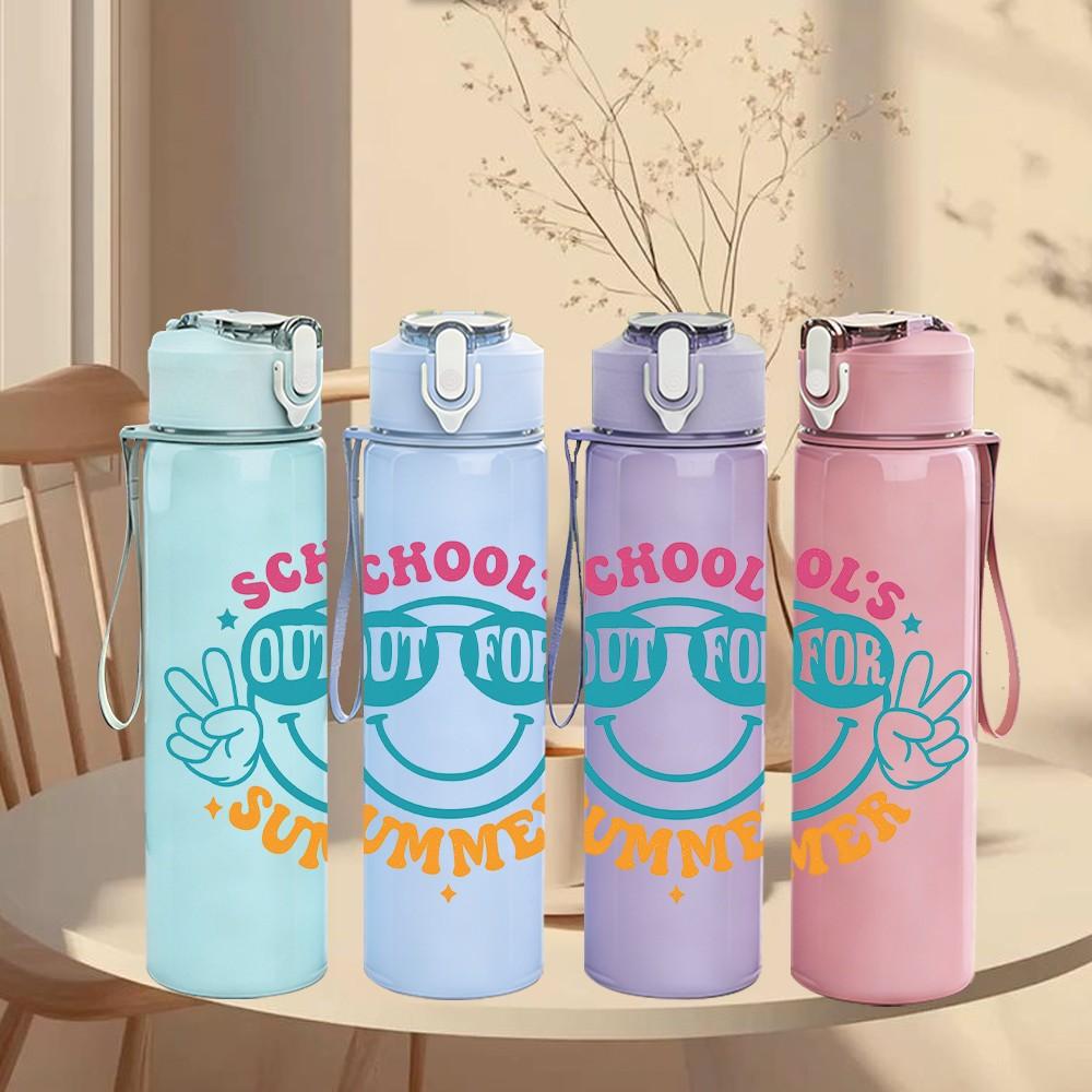 1PC School's Out For Summer Badge 750ml Color Plastic Sports Water Bottle Leakproof Flip Straw Lid Suitable for Sports Office Home Use