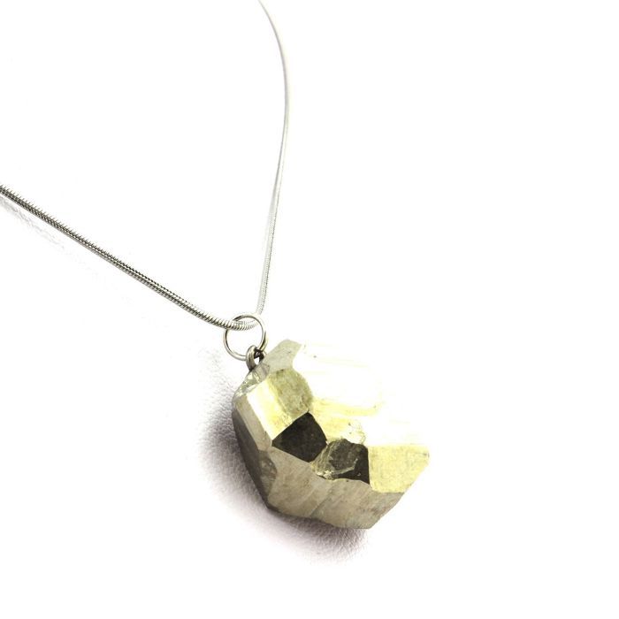 Collier Pyrite brut 58.3 carats