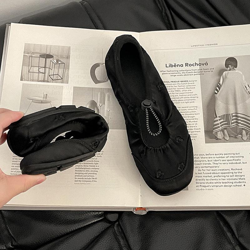 Fashion and casual design sense versatile shallow mouth single shoes women's 2025 summer new temperament ballet round head single shoes