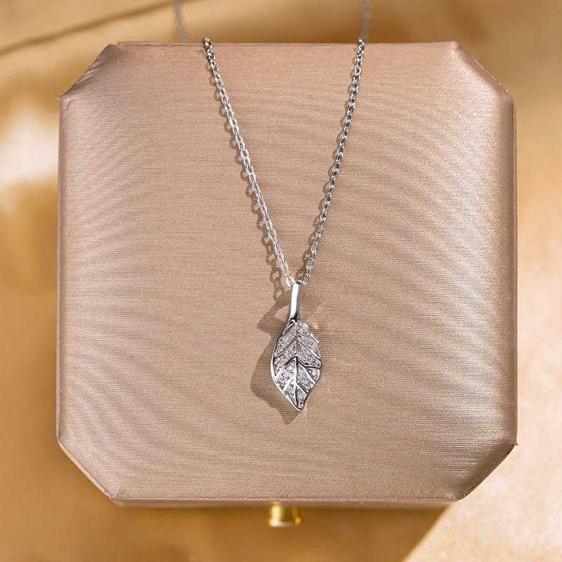 Retro Butterfly Flower Pendant Fashion Titanium Steel Choker Necklace Irregular Versatile Women