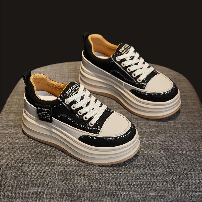 2026 Spring and Autumn Women's Shoes Thick soled Inner Height Boosting Board Shoes New Popular Versatile Casual Shoes for Women