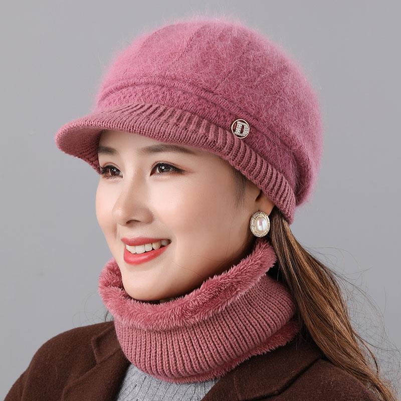 Women's Warm Knitted Winter Hat Warm Hat with Padded Fleece Lining and Ear Protection with Sun Visor Brim