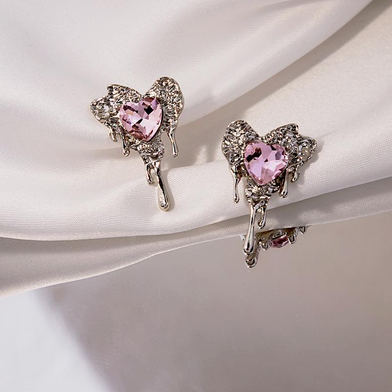 Silver Needle Pink Heart Diamond Stud Earrings - Chic and Versatile Jewelry