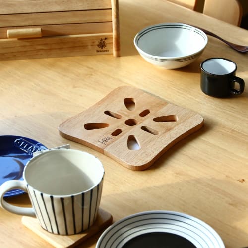 Fujiboeki Bonheur Trivet, Natural Square, 17cm X 17cm X 1cm, Made of Natural Wood, 22645