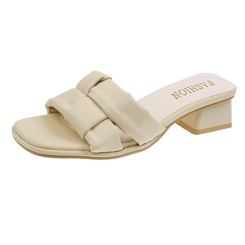 Korean version of woven low-heeled one-word with square head open-toed slippers for women to wear in the summer of 2025, new beach vacation sandals