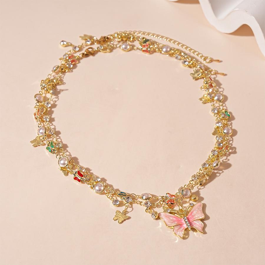 Retro Metal Heart Conch Necklace: Luxurious, Unique, and Exaggerated Clavicle Chain