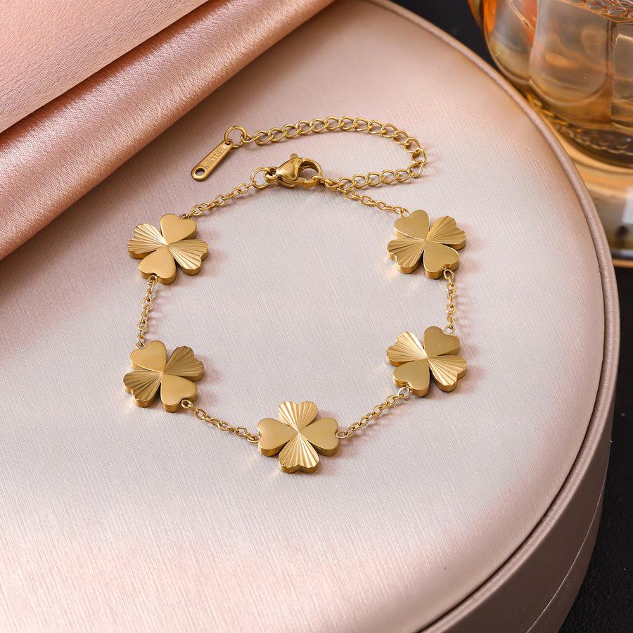 18K Gold Plated Engraved Four-Leaf Clover Heart Bracelet for Women - Non-Fading Titanium Steel Fashion Jewelry.